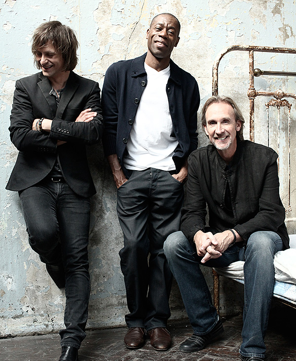 Mike + The Mechanics 2011