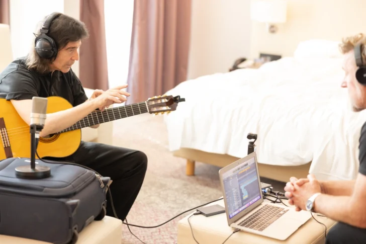 Jonas mit Steve Hackett